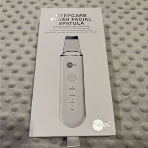 White Deepcare Facial Spatula